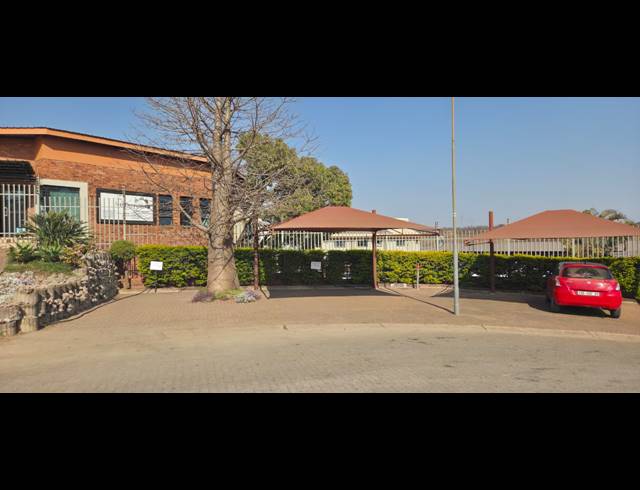 218M² OFFICE TO LET IN ROCKY DRIFT